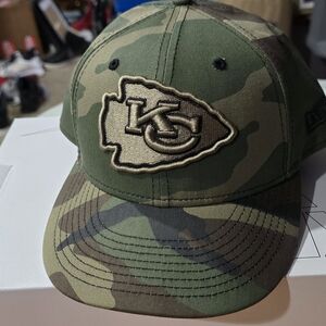 Kansas City Chiefs Camouflage Fitted Cap. Size 8